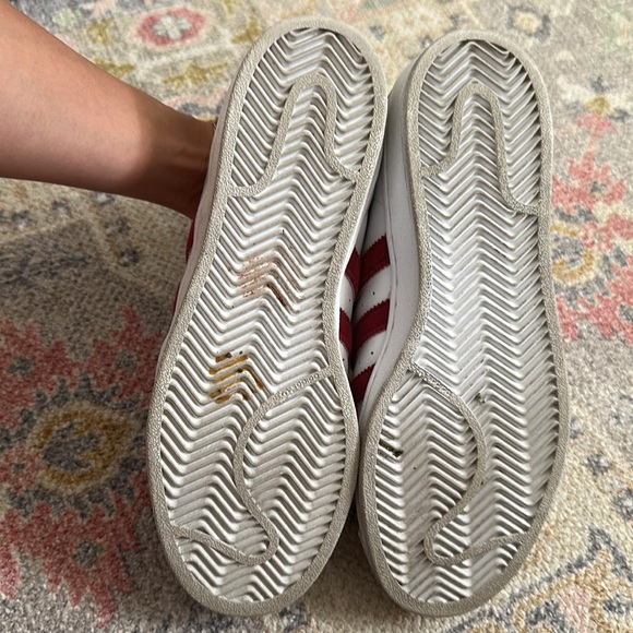 adidas SUPERSTAR Originals Burgundy Velvet Velour White Shell Toe - Picture 2 of 4